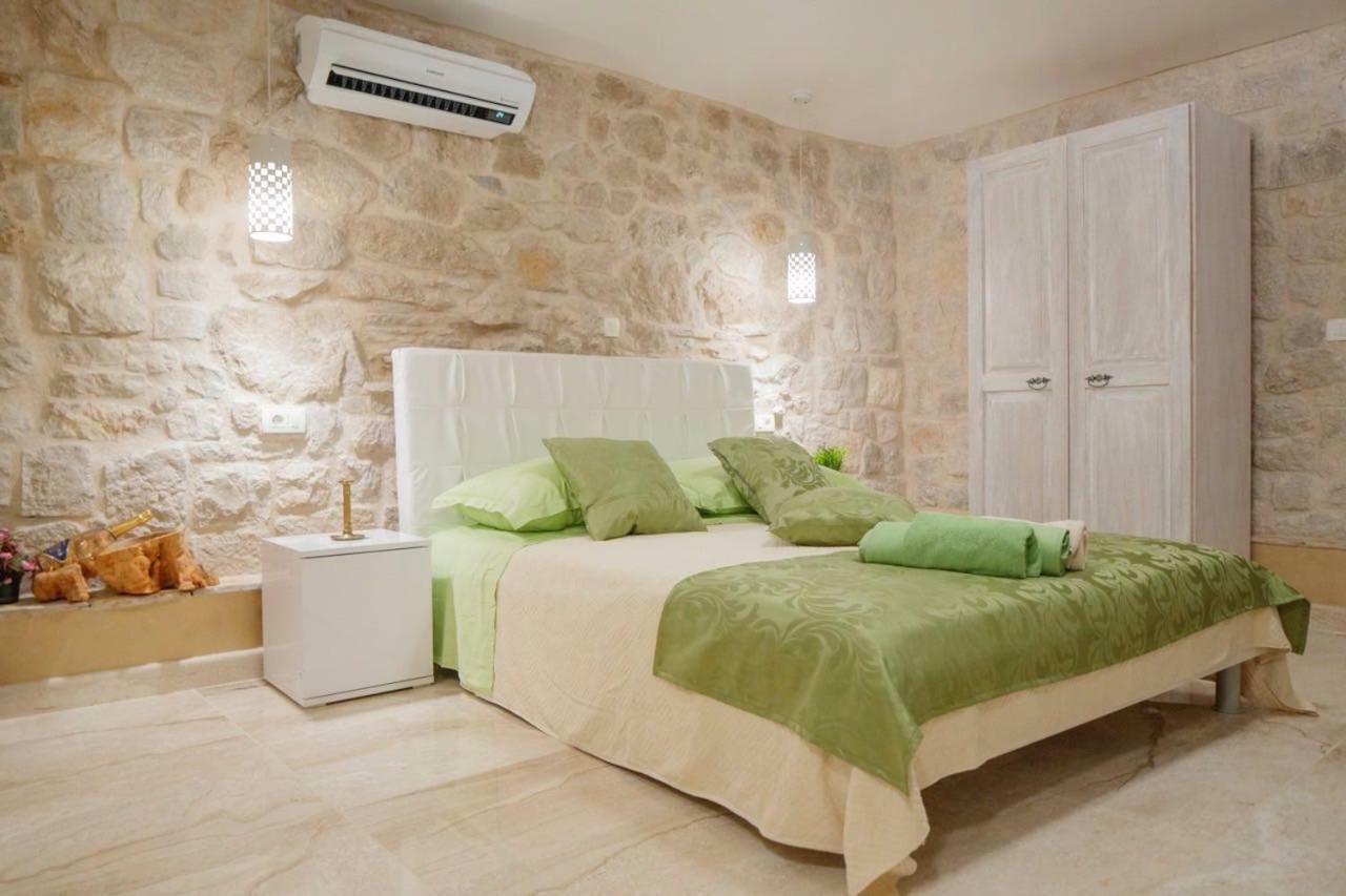 Luxury View Marjan